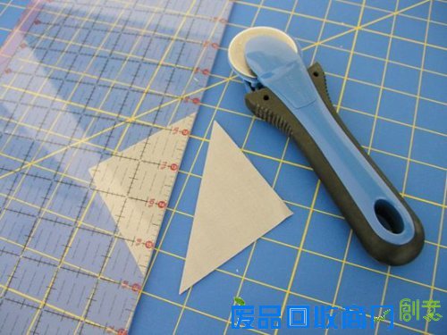 不同颜色的碎布料