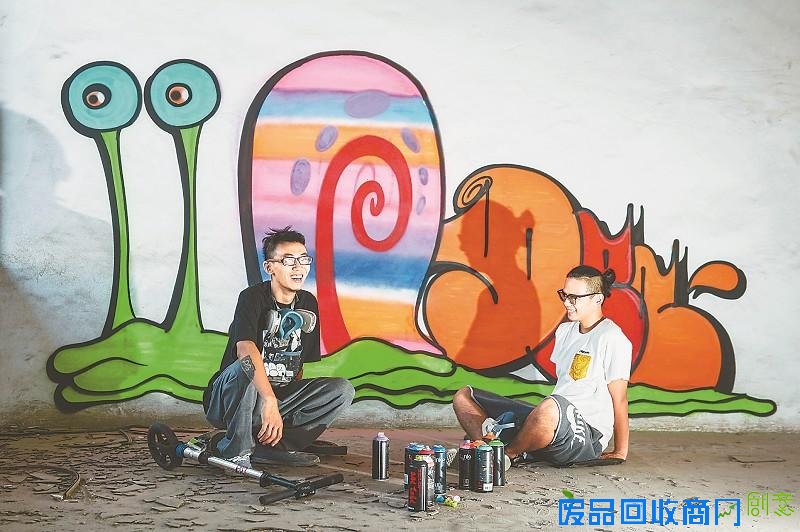 涂鸦变产业 成都涂鸦客街头绘绚丽多彩图案(图)