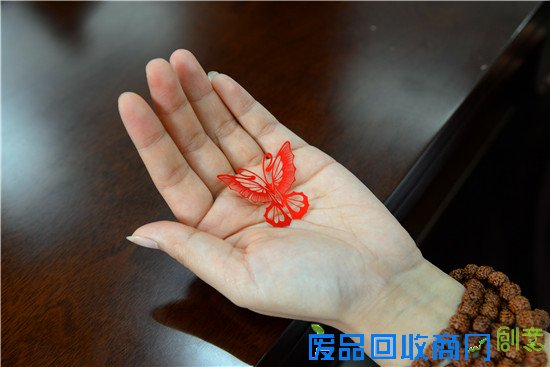 剪纸培训班 剪出传统感受快乐