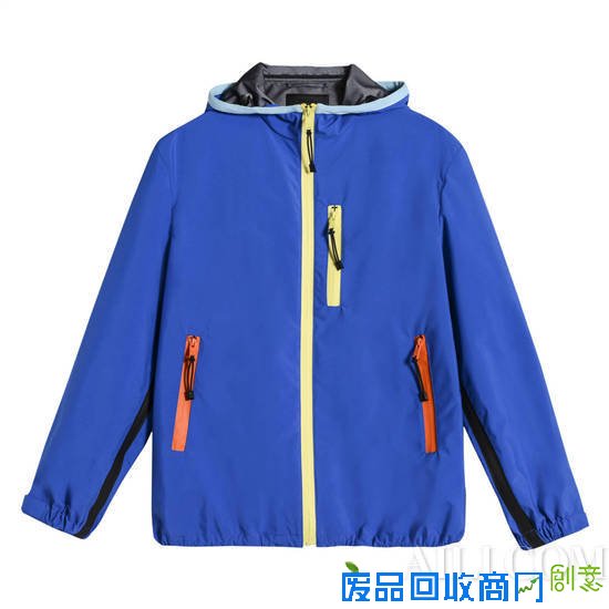 点击图片进入下一页 春夏换季穿搭教程 5种时髦单品败起来