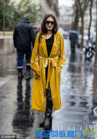 点击图片进入下一页 春夏换季穿搭教程 5种时髦单品败起来