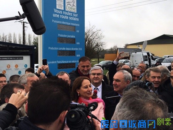 全球首条太阳能公路在法国试行