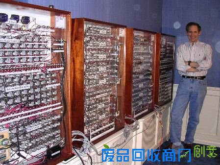 最疯狂DIY 用数千继电器自制8位电脑！ 