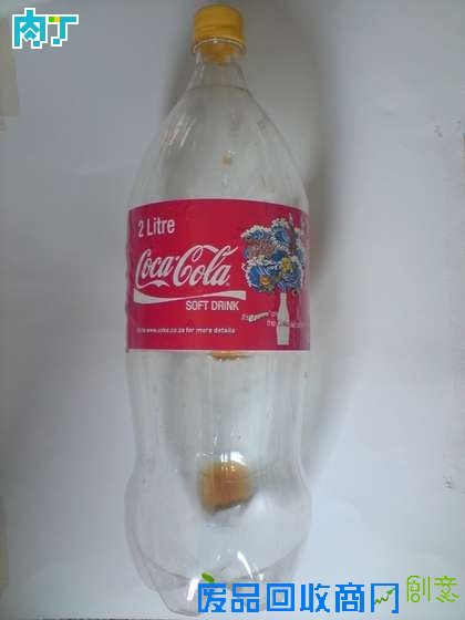 用塑料瓶制作的花盆 饮料瓶DIY创意立体花园的制作详解╭★肉丁园艺网