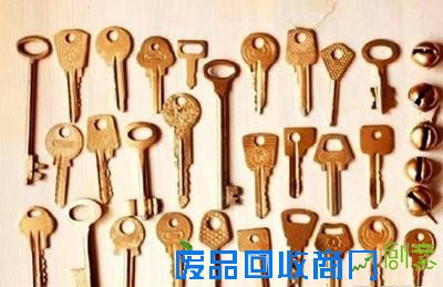 女老师自学木工 教你制作家庭实用手工艺品