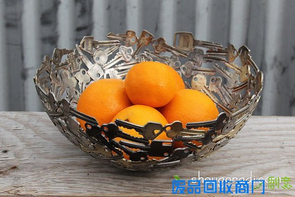 旧钥匙变废为宝DIY制作金属风手工艺品 -  