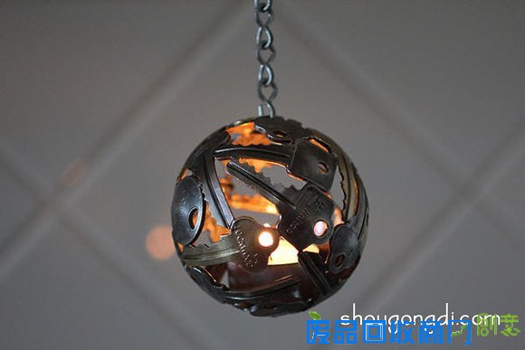 旧钥匙变废为宝DIY制作金属风手工艺品 -  