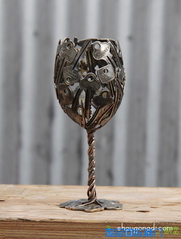 旧钥匙变废为宝DIY制作金属风手工艺品 -  