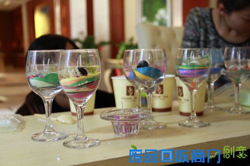 跳跃的创意 五彩的果冻蜡烛