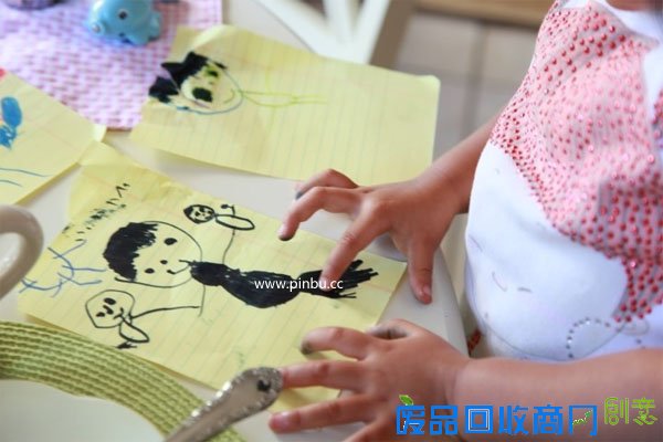 教你把孩子的涂鸦制作成创意手工布贴画