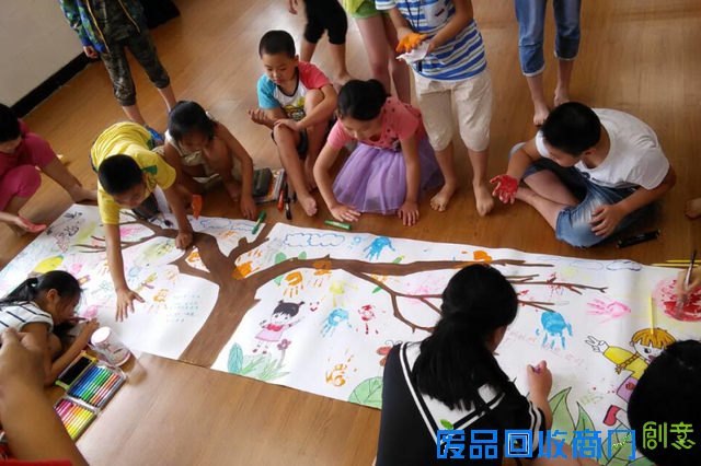 白纸涂鸦感恩成长 第二师范学院暑期实践特别欢乐