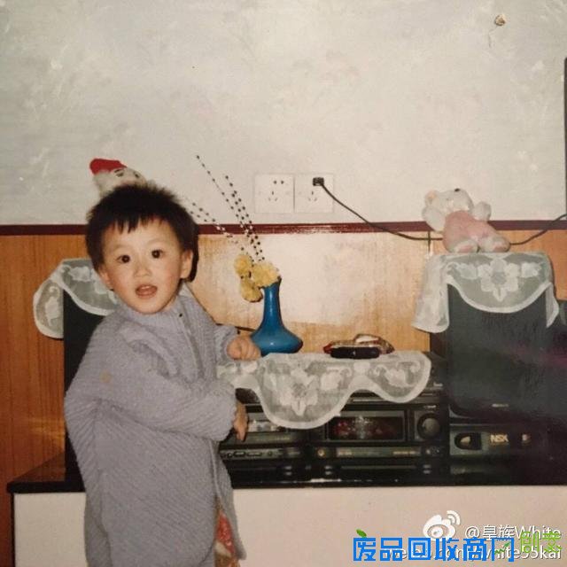 LOL:五五开晒自己和女友二十年前旧照如何从帅哥演变成三丑