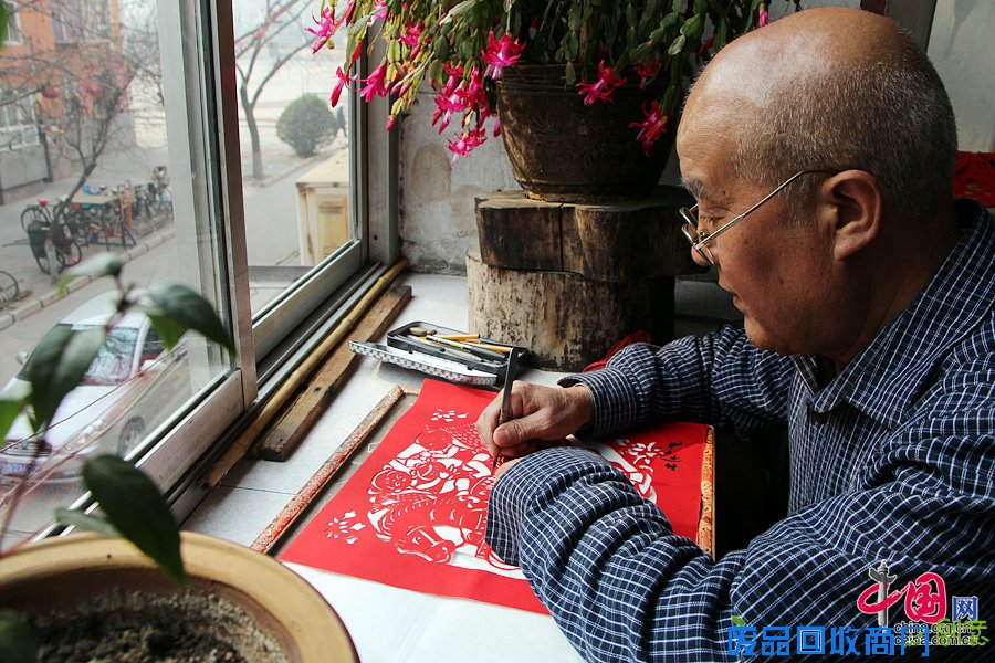 【图片故事】探访剪纸艺人李传源
