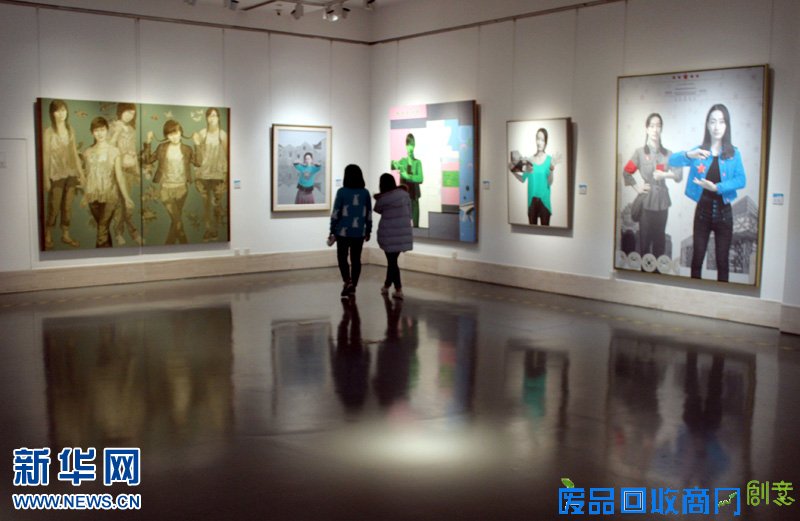 苏州举办大学教师美术作品展