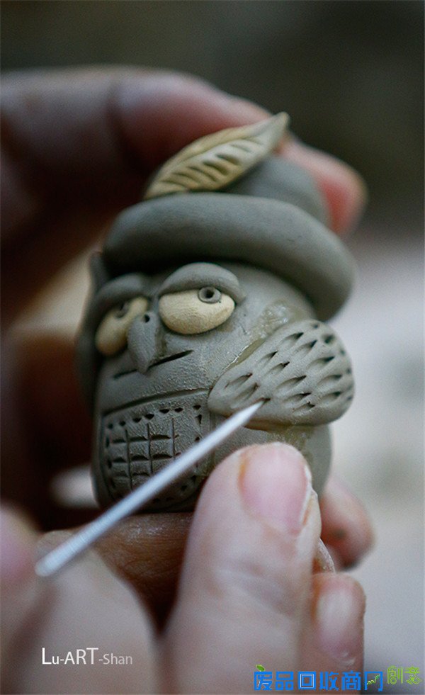 查看《泥塑猫头鹰的制作教程》原图，原图尺寸：600x981