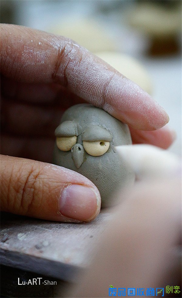 查看《泥塑猫头鹰的制作教程》原图，原图尺寸：600x981