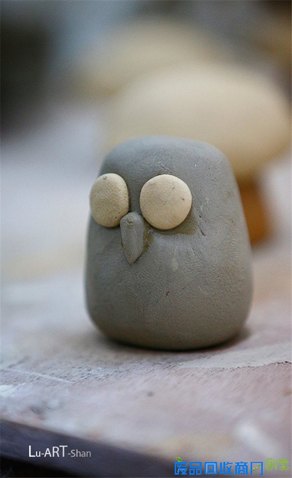查看《泥塑猫头鹰的制作教程》原图，原图尺寸：600x981