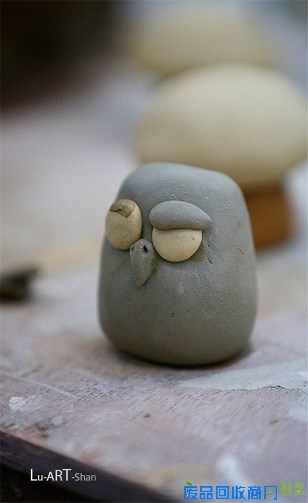 查看《泥塑猫头鹰的制作教程》原图，原图尺寸：600x981