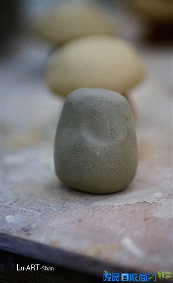 查看《泥塑猫头鹰的制作教程》原图，原图尺寸：600x981