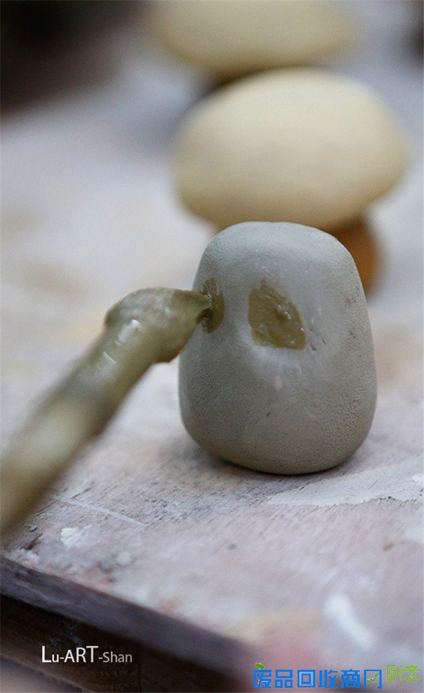 查看《泥塑猫头鹰的制作教程》原图，原图尺寸：600x981