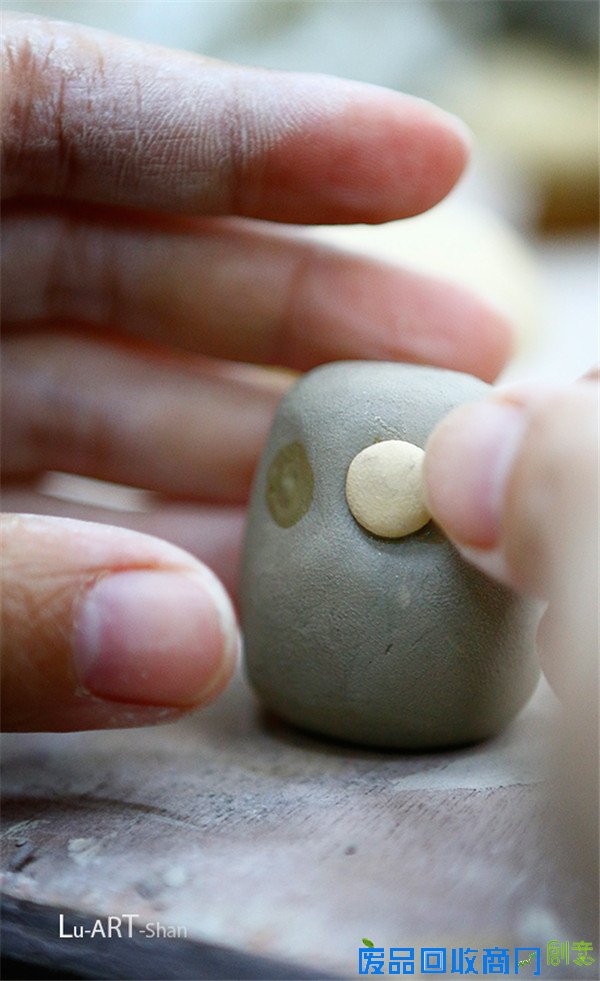 查看《泥塑猫头鹰的制作教程》原图，原图尺寸：600x981