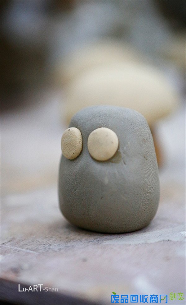 查看《泥塑猫头鹰的制作教程》原图，原图尺寸：600x981