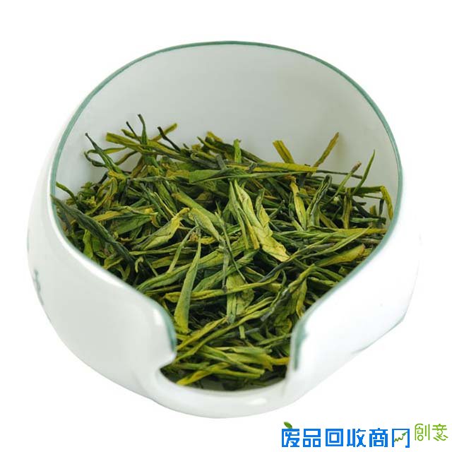 安吉白茶：山高露润出奇葩 古树原生白嫩芽