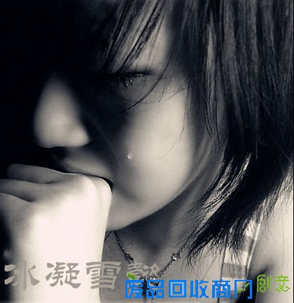 女生哭泣流泪的伤感图片_漫步在你的世界沉醉