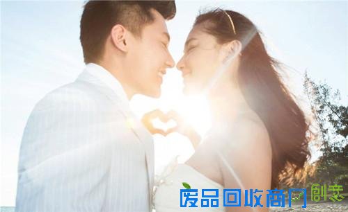 新郎新娘婚纱照片欣赏 怎样拍出唯美的婚纱照