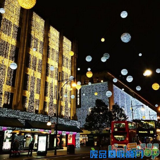 创意之惊喜：国外商场的圣诞美陈节日氛围浓郁