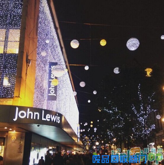 创意之惊喜：国外商场的圣诞美陈节日氛围浓郁