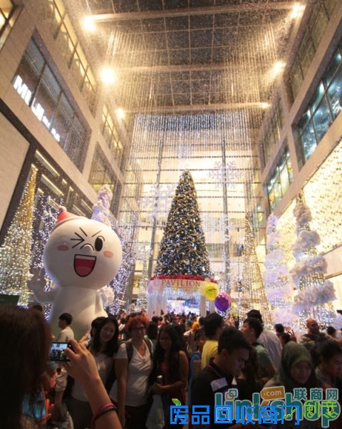 创意之惊喜：国外商场的圣诞美陈节日氛围浓郁