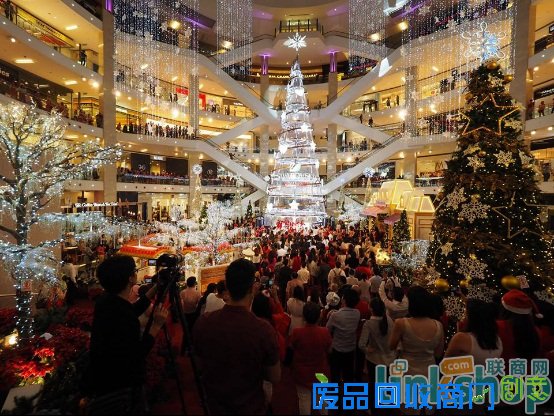 创意之惊喜：国外商场的圣诞美陈节日氛围浓郁