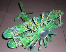 【幼儿园工艺品】易拉罐手工制作螺旋桨小飞机