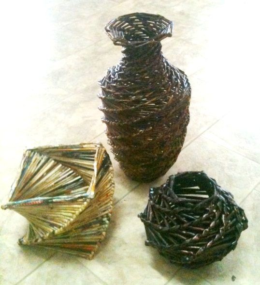 报纸花瓶编织 报纸花瓶编织