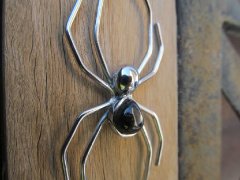 教你用铁丝diy蜘蛛吊坠