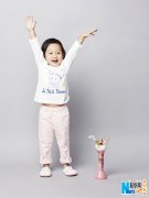 甜馨登封面变身甜美可爱软妹子 表情多多萌化啦