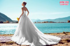 北京婚纱摄影；外景婚纱照美姿
