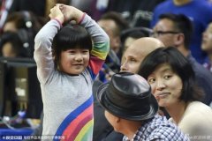 姚明5岁女儿近照曝光 大长腿乖巧可爱(图)