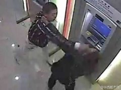 遭劫 打倒劫匪淡定取凭条