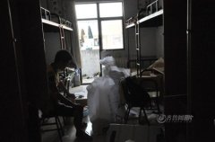 毕业季高校弥漫伤感 空荡宿舍装满青春回忆