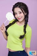 贾媛媛糖果系写真曝光 甜美可人展现少女情怀