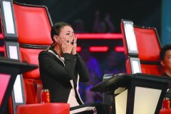 中国好声音:湖北选手侯磊伤感情歌让那英落泪(图)