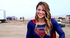 《女超人》首日拍摄花絮 梅利莎“像过圣诞”