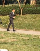 胡歌跑错路随口喊哎呦卧槽 网友：说脏话都这么可爱（图）