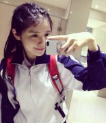 高中生晒自拍照获赞(组图):长发飘飘、甜美可爱、美得360度无死角