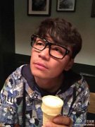 高晓松晒雷人自拍 盘自拍起来惨绝人寰的明星王宝强邓紫棋