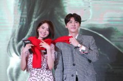 李易峰《请跟我联络》MV发布 出道八周年牵手允儿图