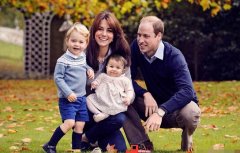 威廉王子凯特王妃分享全家照 小公主小王子超可爱（图）