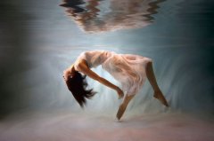 个性图片水中世界意境图片唯美写真图集水下摄影